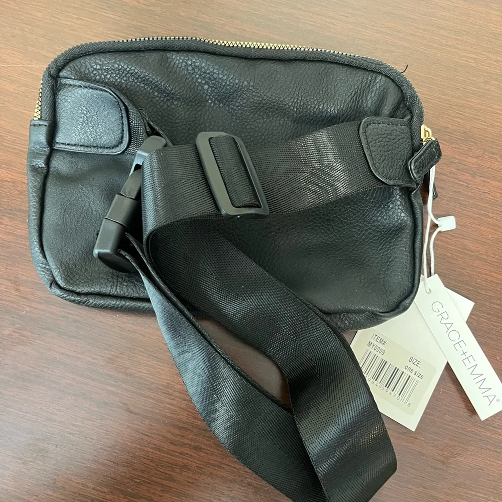 Black Crossbody/ Belt Bag Bag with Textured Leather Finish - Picture 2 of 4